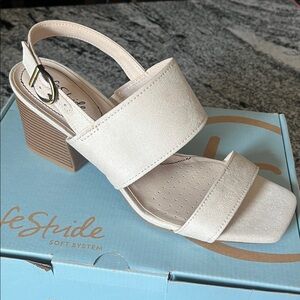 Life Stride NEW Teddi Almond Microsuede Block Heel Slingback Sandal Womens Sz 10